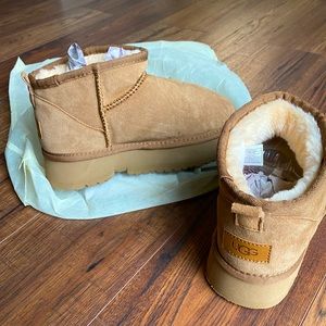 Low platform Ugg’s✨